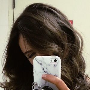 Meet your Posher, Larisa